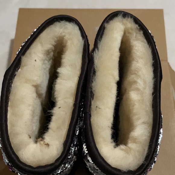 UGG Classic Short Sparkle Sequin Boot - Picture 10 of 11